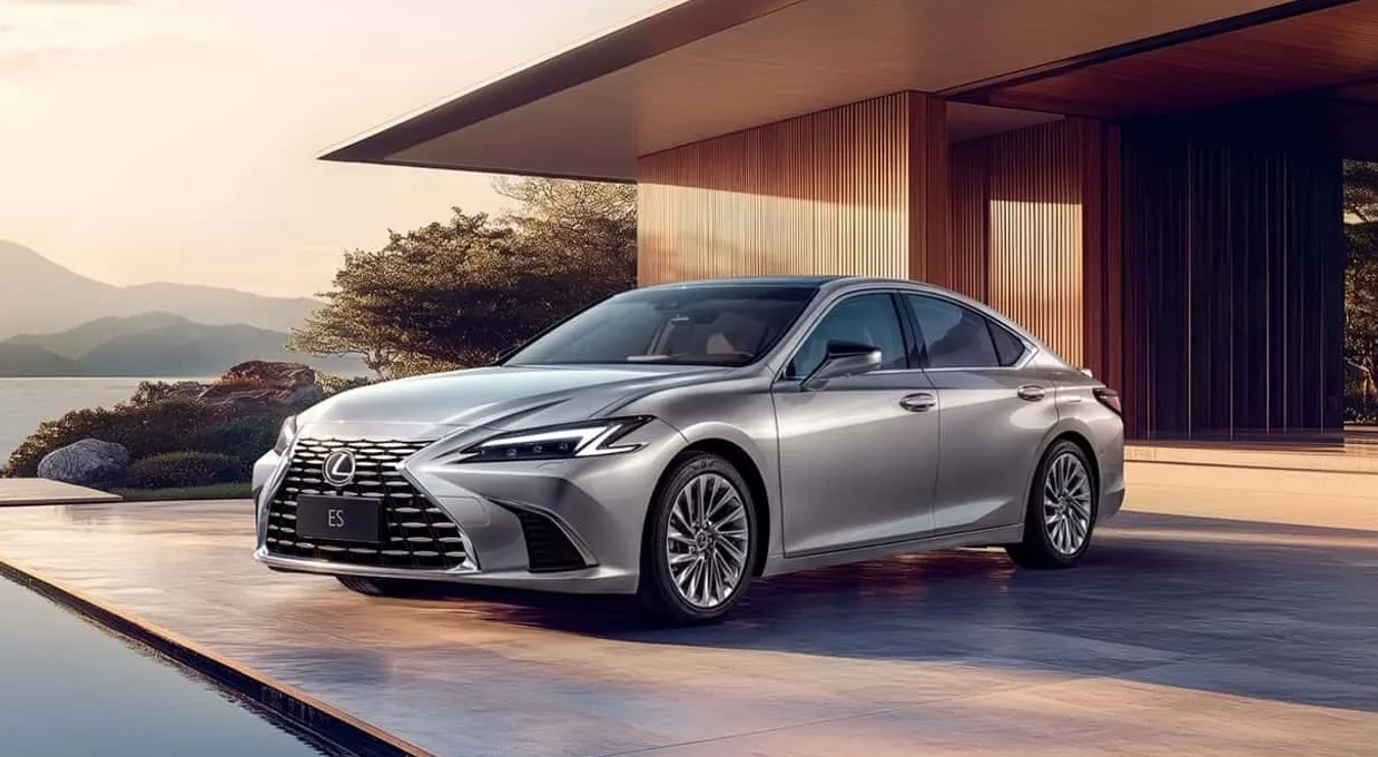 Lexus ES 2026: новый взгляд на премиальный седан с гибридными и электрическими версиями
