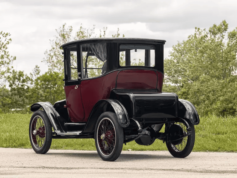 Раритетный электромобиль 1918 года продан за $140 000 — дороже современной Tesla