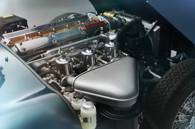Возвращение легенды: Jaguar E-type — самое красивое авто всех времен вновь в производстве спустя 50 лет