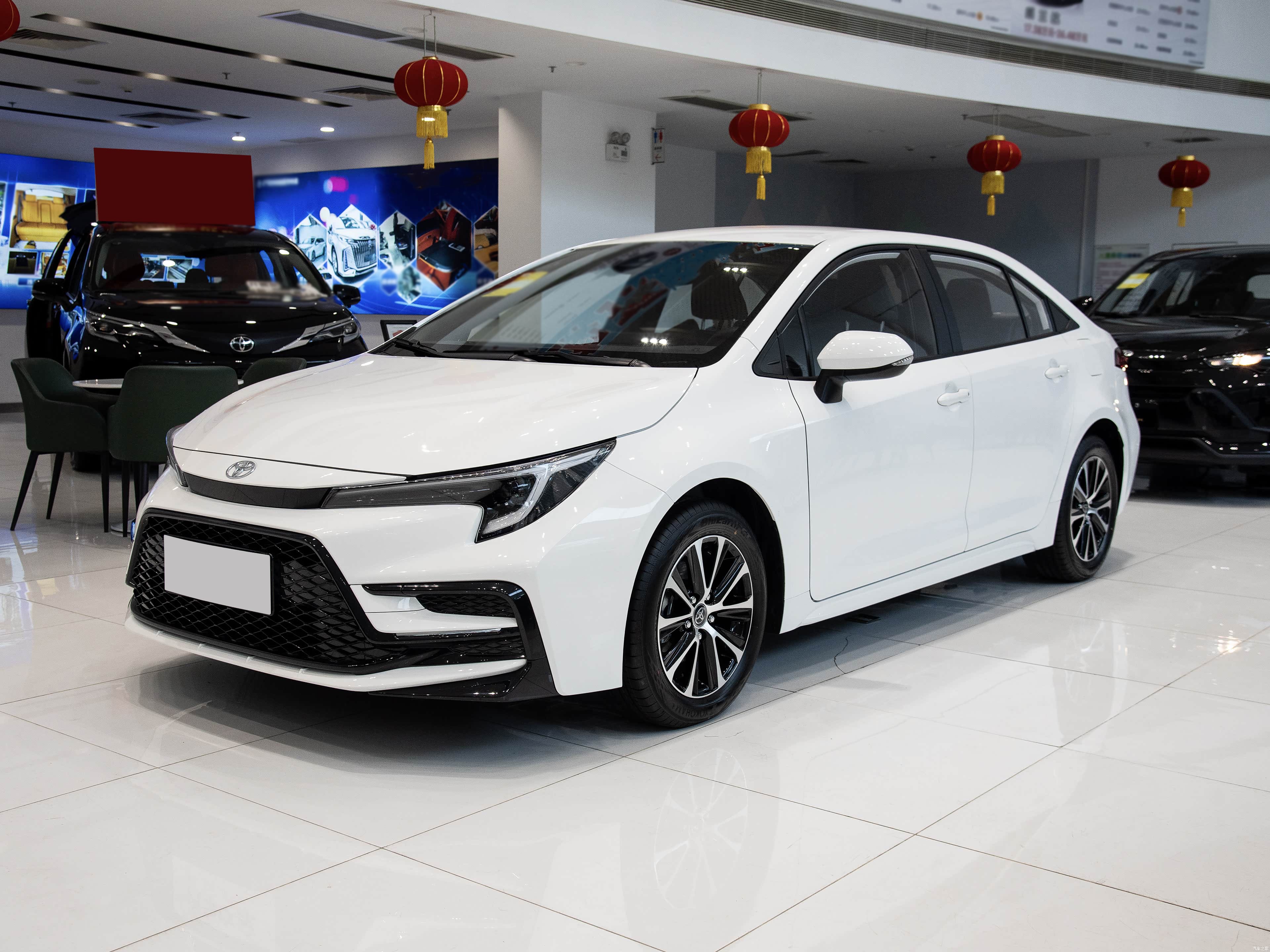Toyota Levin L вышла в продажу в Китае: чем отличается новый седан от Corolla