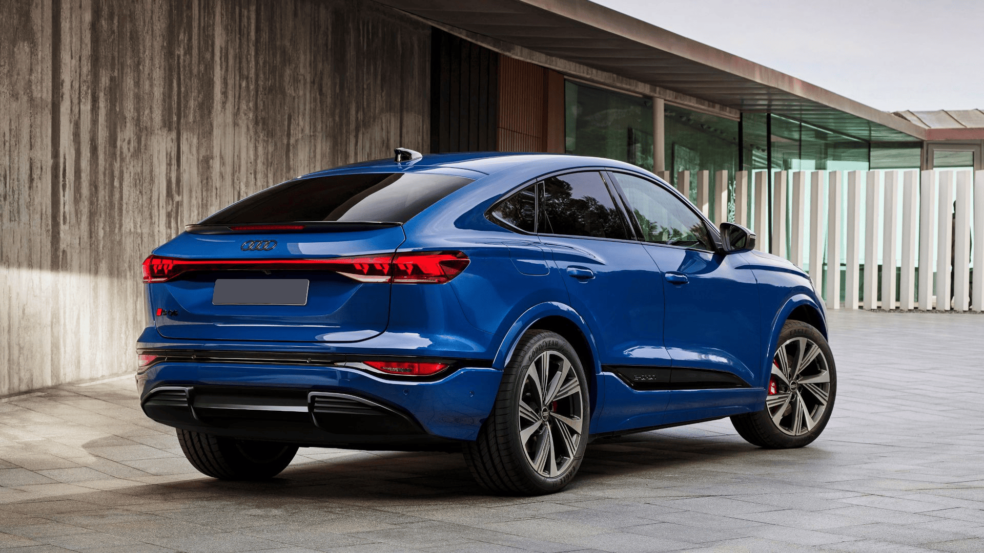Audi выводит на американский рынок новые электрические кросс-купе Q6 и SQ6 Sportback e-tron