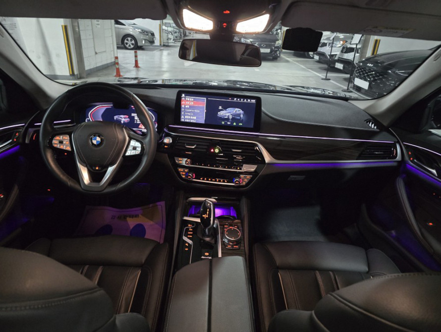 BMW 5-Series 520i Luxury 2022 - 8 BMW 5-Series 520i Luxury 2022 - 8 | kz.bex-auto.com