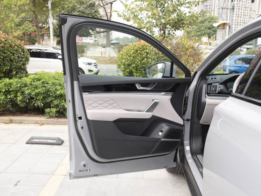 BYD Tang DM-i Basic 2025 - 8 BYD Tang DM-i Basic 2025 - 8 | kz.bex-auto.com