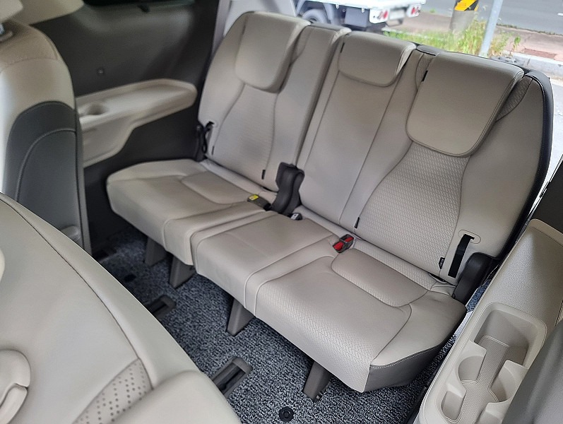 KIA Carnival Signature 7-seater 2024 - 16 KIA Carnival Signature 7-seater 2024 - 16 | kz.bex-auto.com