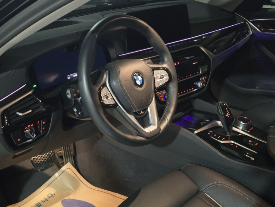 BMW 5-Series 520i Luxury 2022 - 7 BMW 5-Series 520i Luxury 2022 - 7 | kz.bex-auto.com