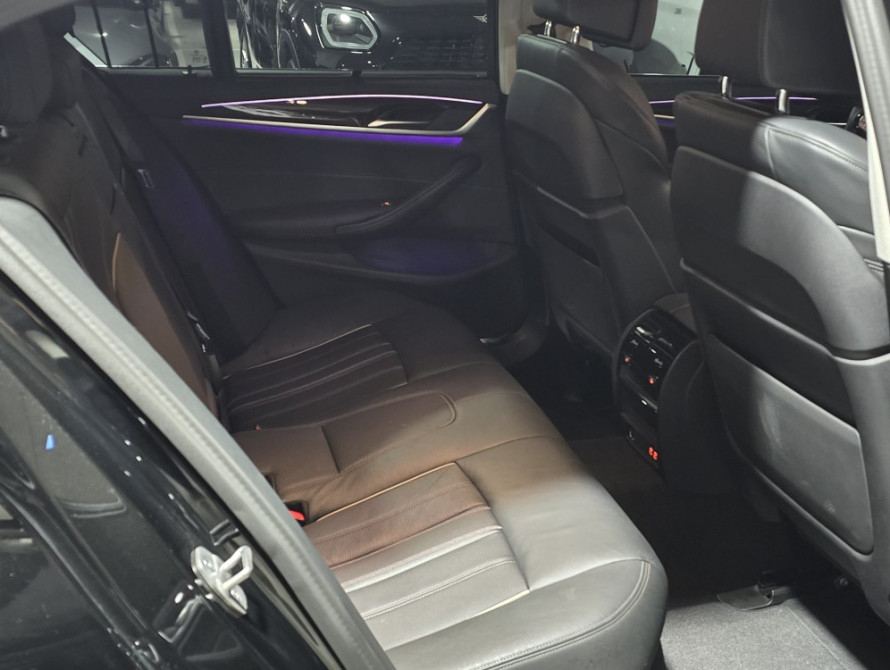 BMW 5-Series 520i Luxury 2022 - 17 BMW 5-Series 520i Luxury 2022 - 17 | kz.bex-auto.com