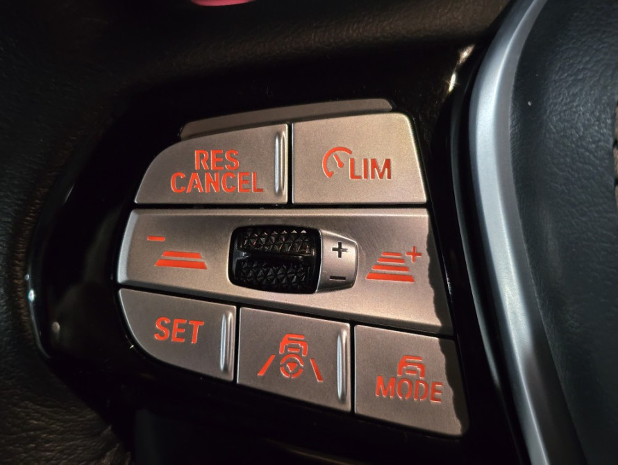 BMW 5-Series 520i Luxury 2022 - 12 BMW 5-Series 520i Luxury 2022 - 12 | kz.bex-auto.com