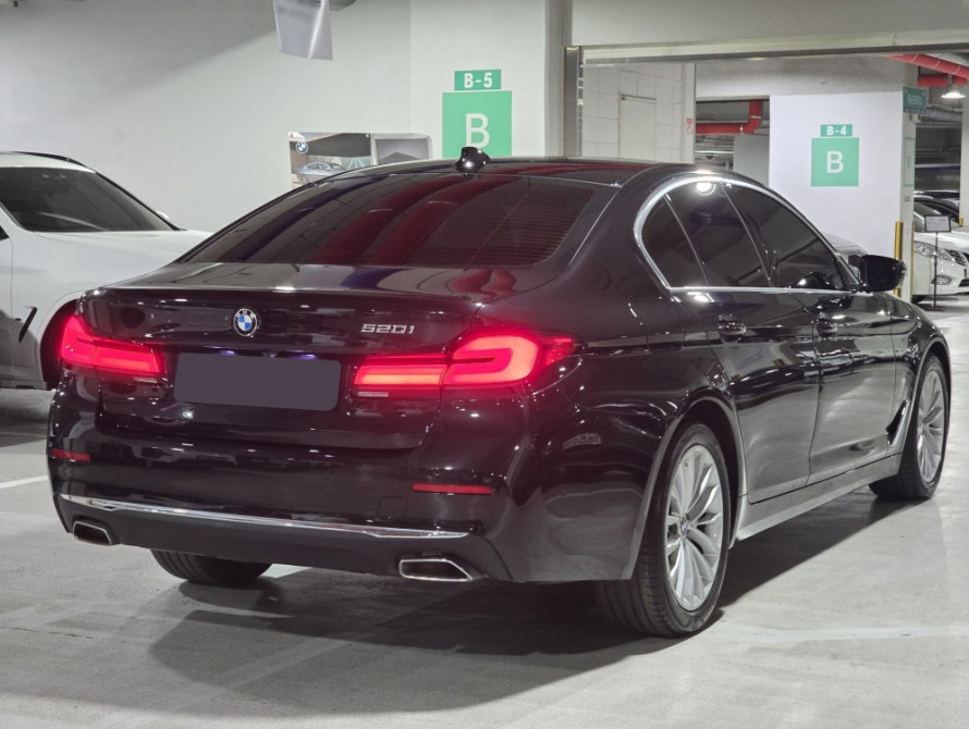 BMW 5-Series 520i Luxury 2022 - 2 BMW 5-Series 520i Luxury 2022 - 2 | kz.bex-auto.com