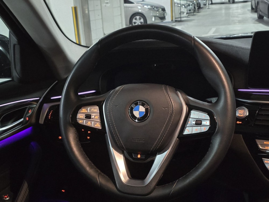 BMW 5-Series 520i Luxury 2022 - 10 BMW 5-Series 520i Luxury 2022 - 10 | kz.bex-auto.com