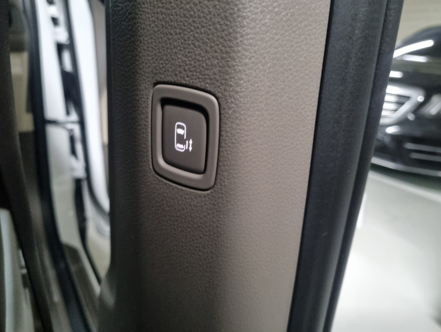 KIA Carnival Signature 9-seater 2023 - 12 KIA Carnival Signature 9-seater 2023 - 12 | kz.bex-auto.com