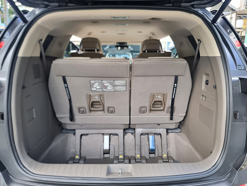 KIA Carnival Signature 7-seater 2024 - 17 KIA Carnival Signature 7-seater 2024 - 17 | kz.bex-auto.com