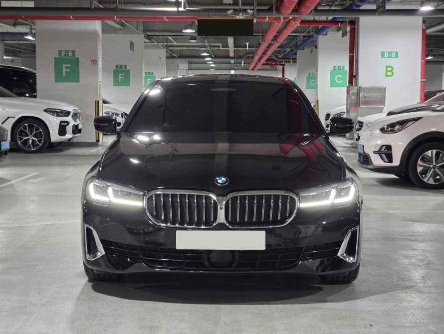 BMW 5-Series 520i Luxury 2022 - 1 BMW 5-Series 520i Luxury 2022 - 1 | kz.bex-auto.com