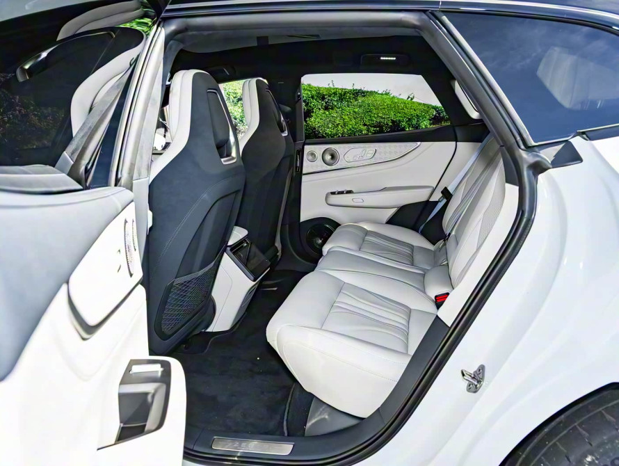 Zeekr 001 Basic 2026 - 62 Zeekr 001 Basic 2026 - 62 | kz.bex-auto.com