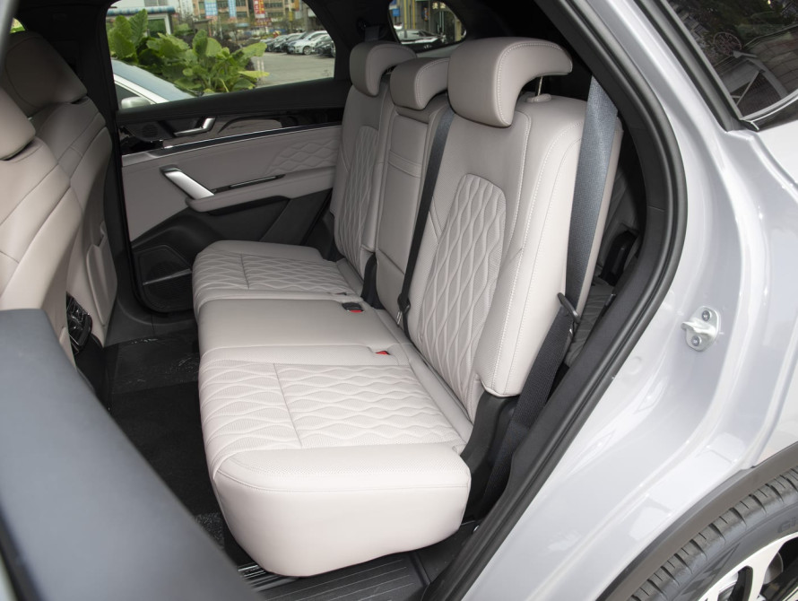 BYD Tang DM-i Basic 2025 - 38 BYD Tang DM-i Basic 2025 - 38 | kz.bex-auto.com