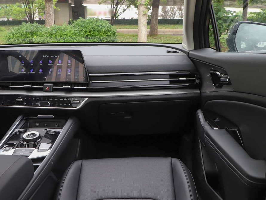 KIA Sportage Top 2025 - 19 | kz.bex-auto.com