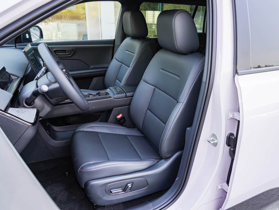 Toyota bZ3X Top 2025 - 11 Toyota bZ3X Top 2025 - 11 | kz.bex-auto.com