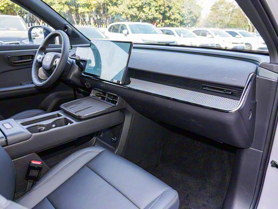 Toyota bZ3X Top 2025 - 37 Toyota bZ3X Top 2025 - 37 | kz.bex-auto.com