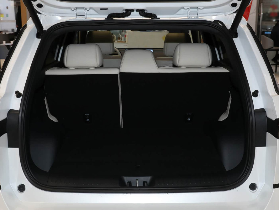 Toyota bZ3X Top 2025 - 46 Toyota bZ3X Top 2025 - 46 | kz.bex-auto.com