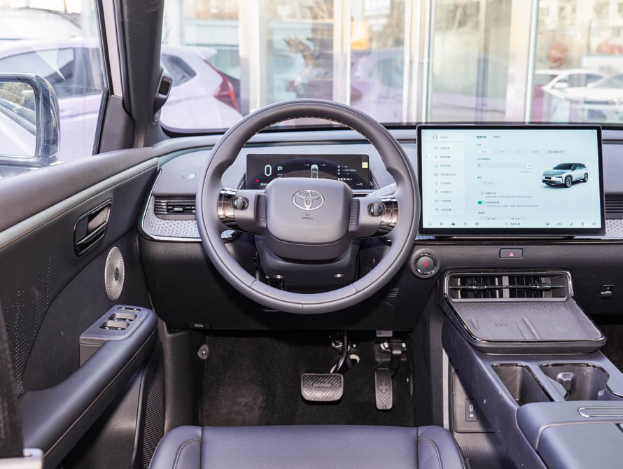 Toyota bZ3X Top 2025 - 16 Toyota bZ3X Top 2025 - 16 | kz.bex-auto.com