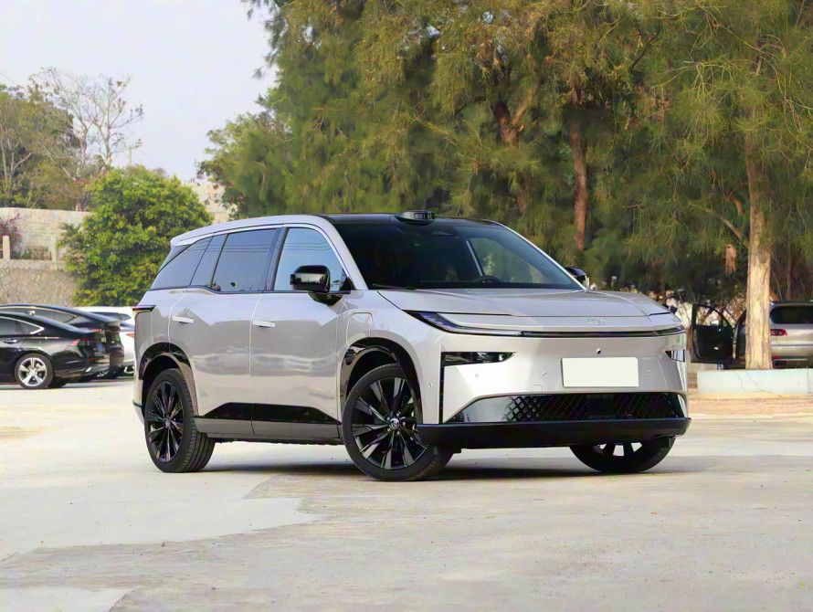 Toyota bZ3X Top 2025 - 2 Toyota bZ3X Top 2025 - 2 | kz.bex-auto.com