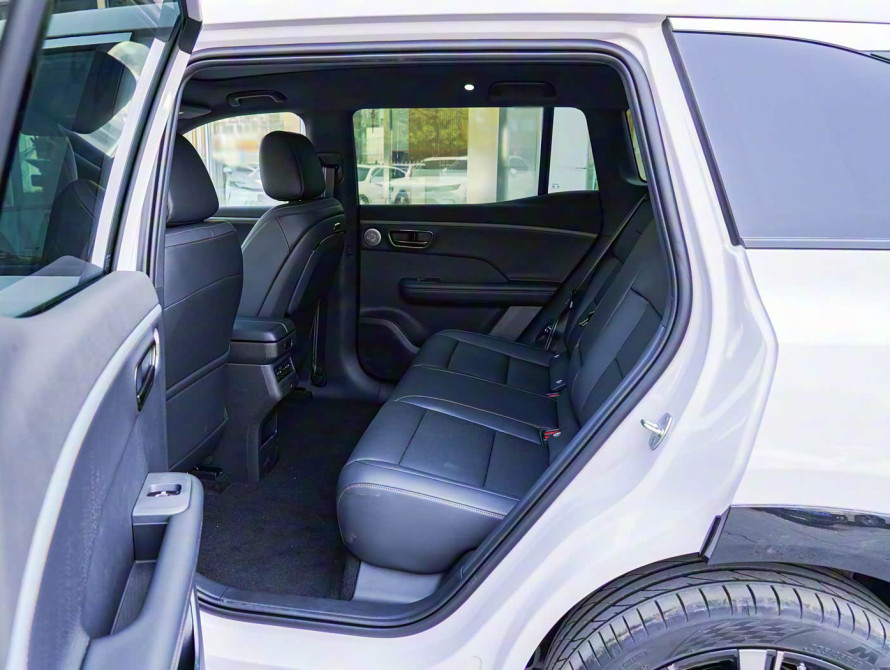 Toyota bZ3X Top 2025 - 40 Toyota bZ3X Top 2025 - 40 | kz.bex-auto.com