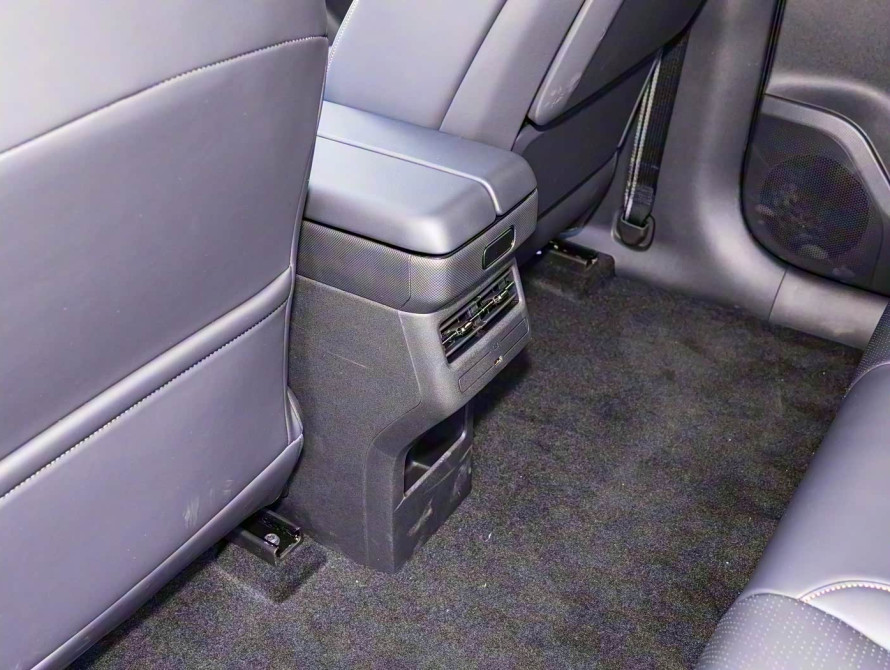 Toyota bZ3X Top 2025 - 43 Toyota bZ3X Top 2025 - 43 | kz.bex-auto.com