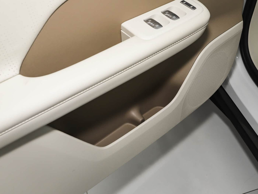 Toyota bZ3X Mid+ 2025 - 9 Toyota bZ3X Mid+ 2025 - 9 | kz.bex-auto.com