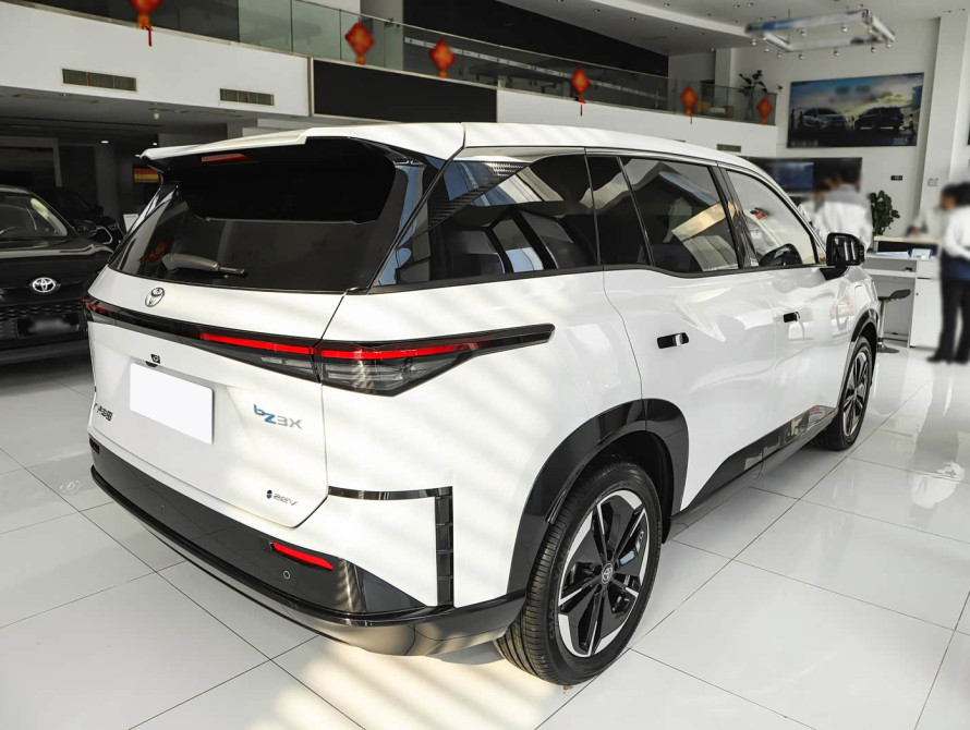 Toyota bZ3X Mid+ 2025 - 3 Toyota bZ3X Mid+ 2025 - 3 | kz.bex-auto.com