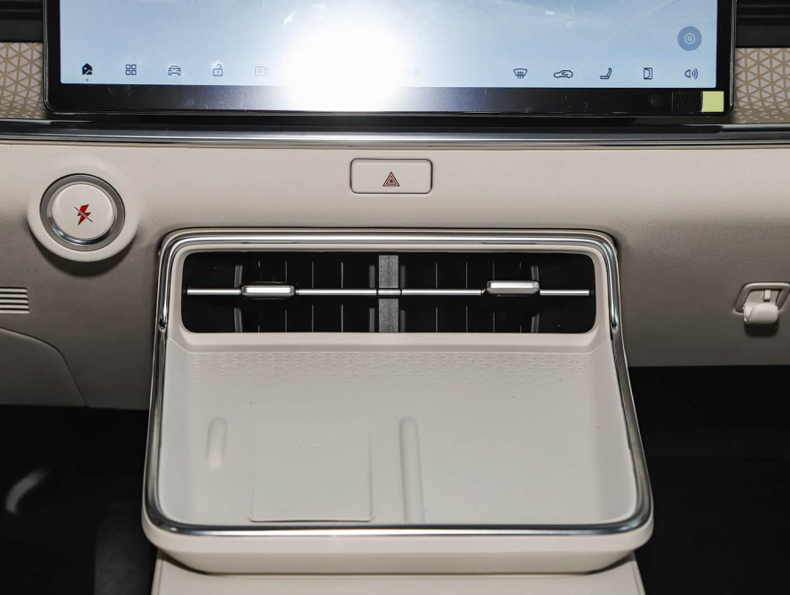 Toyota bZ3X Mid+ 2025 - 39 Toyota bZ3X Mid+ 2025 - 39 | kz.bex-auto.com