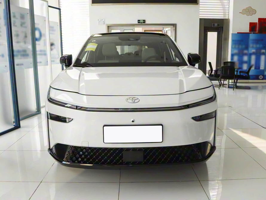 Toyota bZ3X Mid+ 2025 - 1 Toyota bZ3X Mid+ 2025 - 1 | kz.bex-auto.com