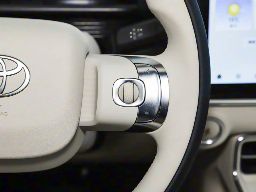 Toyota bZ3X Mid+ 2025 - 25 Toyota bZ3X Mid+ 2025 - 25 | kz.bex-auto.com