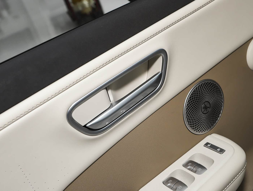 Toyota bZ3X Mid+ 2025 - 8 Toyota bZ3X Mid+ 2025 - 8 | kz.bex-auto.com