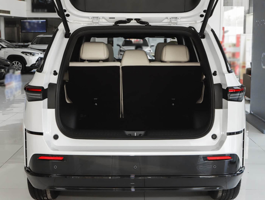 Toyota bZ3X Mid+ 2025 - 60 Toyota bZ3X Mid+ 2025 - 60 | kz.bex-auto.com