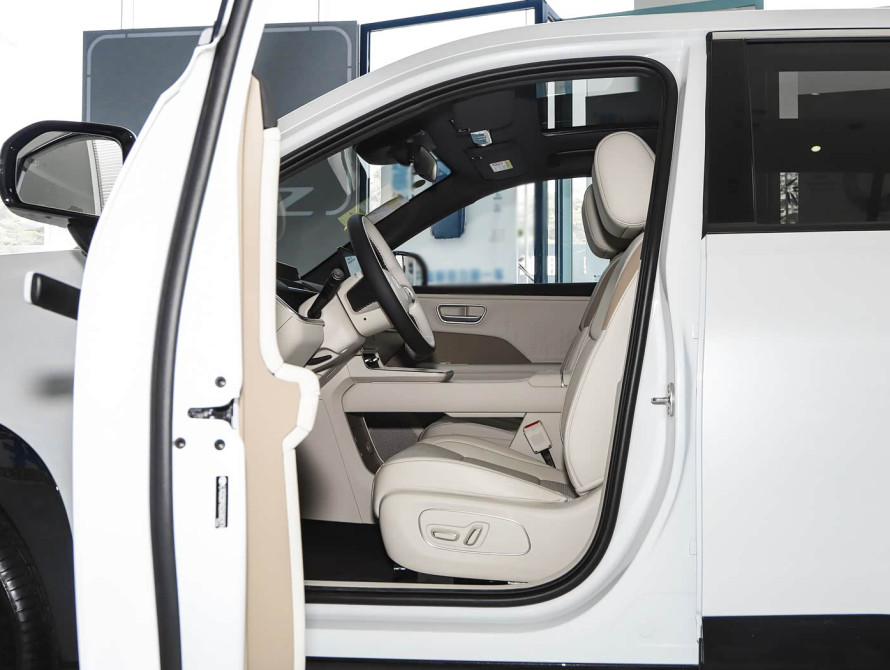 Toyota bZ3X Mid+ 2025 - 14 Toyota bZ3X Mid+ 2025 - 14 | kz.bex-auto.com