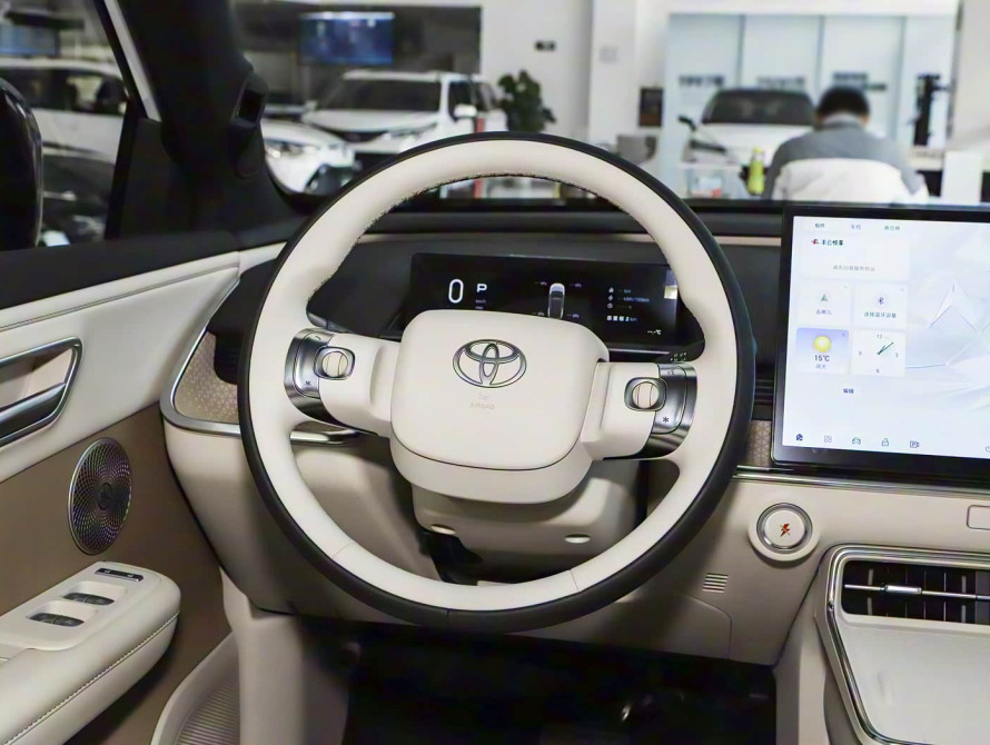 Toyota bZ3X Mid+ 2025 - 20 Toyota bZ3X Mid+ 2025 - 20 | kz.bex-auto.com