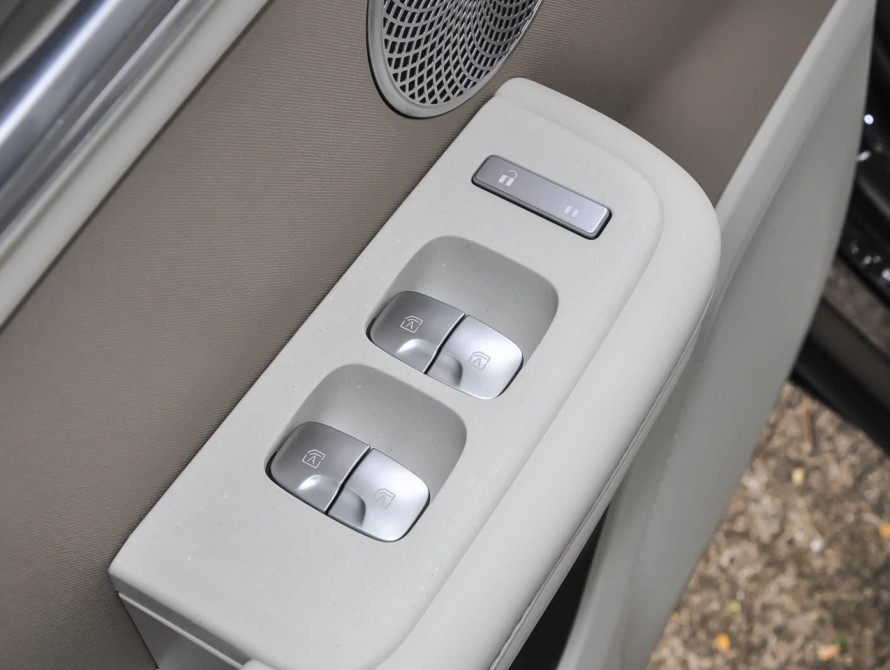 Toyota bZ3X Basic+ 2025 - 10 Toyota bZ3X Basic+ 2025 - 10 | kz.bex-auto.com