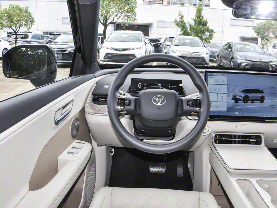 Toyota bZ3X Basic+ 2025 - 17 Toyota bZ3X Basic+ 2025 - 17 | kz.bex-auto.com