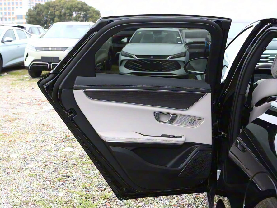 BYD Han DM-i 125KM Top 2025 - 49 BYD Han DM-i 125KM Top 2025 - 49 | kz.bex-auto.com