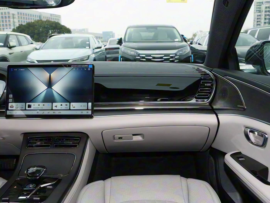 BYD Han DM-i 125KM Top 2025 - 22 BYD Han DM-i 125KM Top 2025 - 22 | kz.bex-auto.com