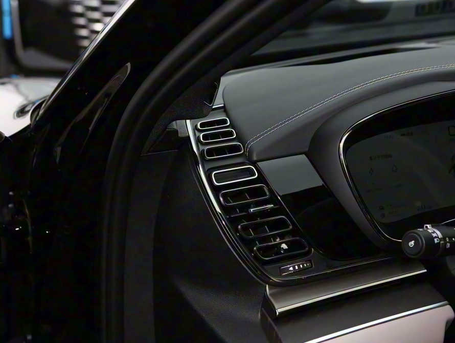 BYD Han DM-i 125KM Top 2025 - 17 BYD Han DM-i 125KM Top 2025 - 17 | kz.bex-auto.com