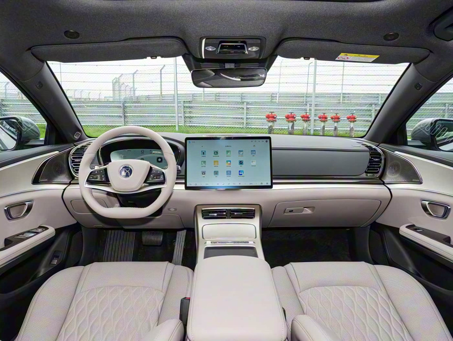 BYD Han DM-i 245KM Top 2025 - 18 BYD Han DM-i 245KM Top 2025 - 18 | kz.bex-auto.com