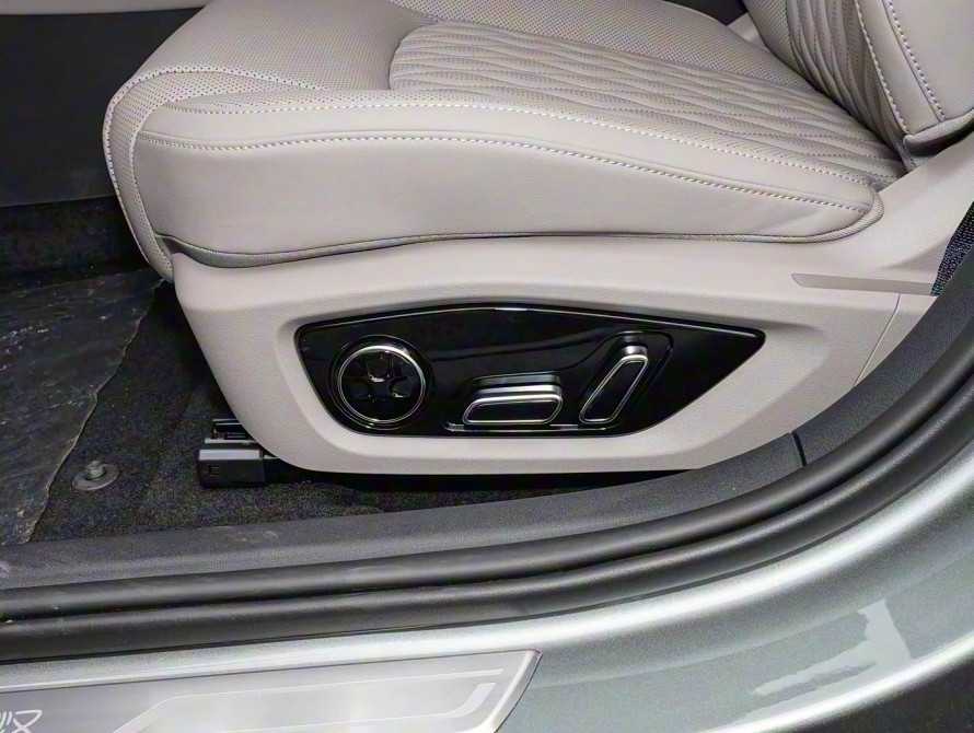 BYD Han DM-i 245KM Top 2025 - 13 BYD Han DM-i 245KM Top 2025 - 13 | kz.bex-auto.com