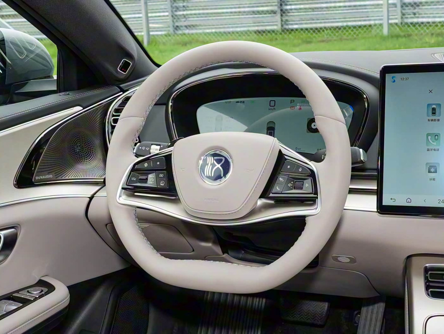 BYD Han DM-i 245KM Top 2025 - 22 BYD Han DM-i 245KM Top 2025 - 22 | kz.bex-auto.com