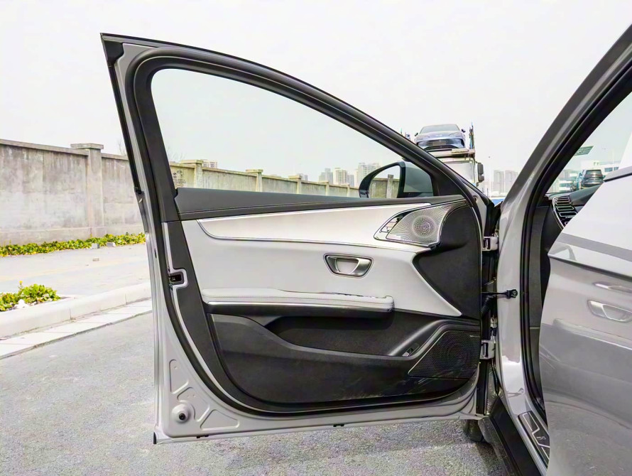 BYD Han DM-i 125KM Pre-Top 2025 - 8 BYD Han DM-i 125KM Pre-Top 2025 - 8 | kz.bex-auto.com