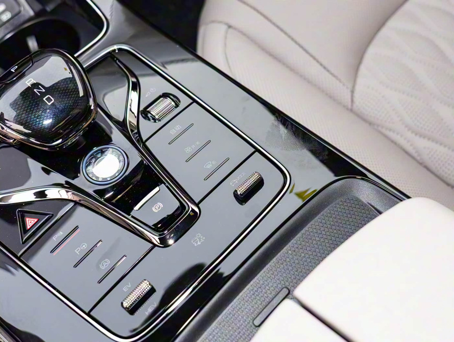 BYD Han DM-i 125KM Pre-Top 2025 - 43 BYD Han DM-i 125KM Pre-Top 2025 - 43 | kz.bex-auto.com