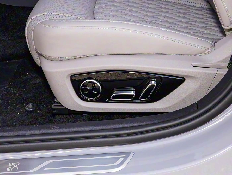 BYD Han DM-i 125KM Mid 2025 - 13 BYD Han DM-i 125KM Mid 2025 - 13 | kz.bex-auto.com