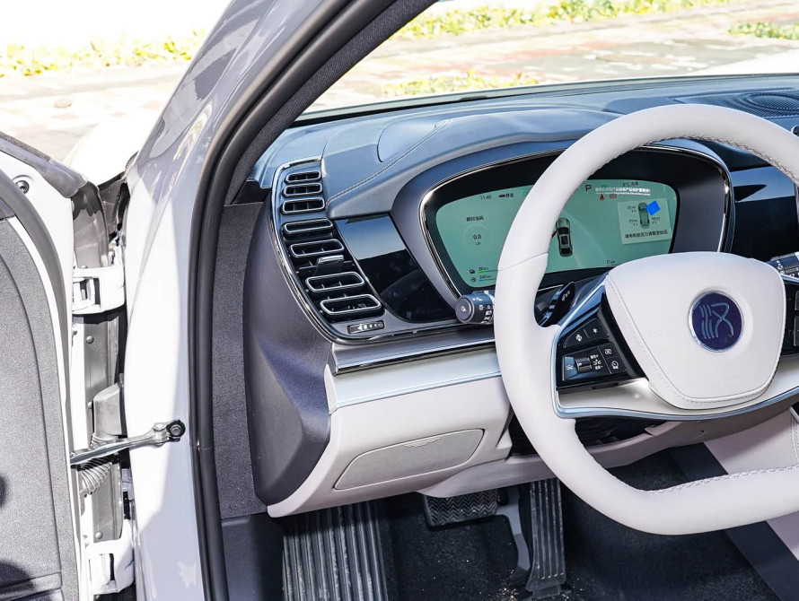 BYD Han DM-i 125KM Mid 2025 - 16 BYD Han DM-i 125KM Mid 2025 - 16 | kz.bex-auto.com