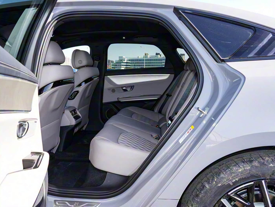 BYD Han DM-i 125KM Mid 2025 - 48 BYD Han DM-i 125KM Mid 2025 - 48 | kz.bex-auto.com