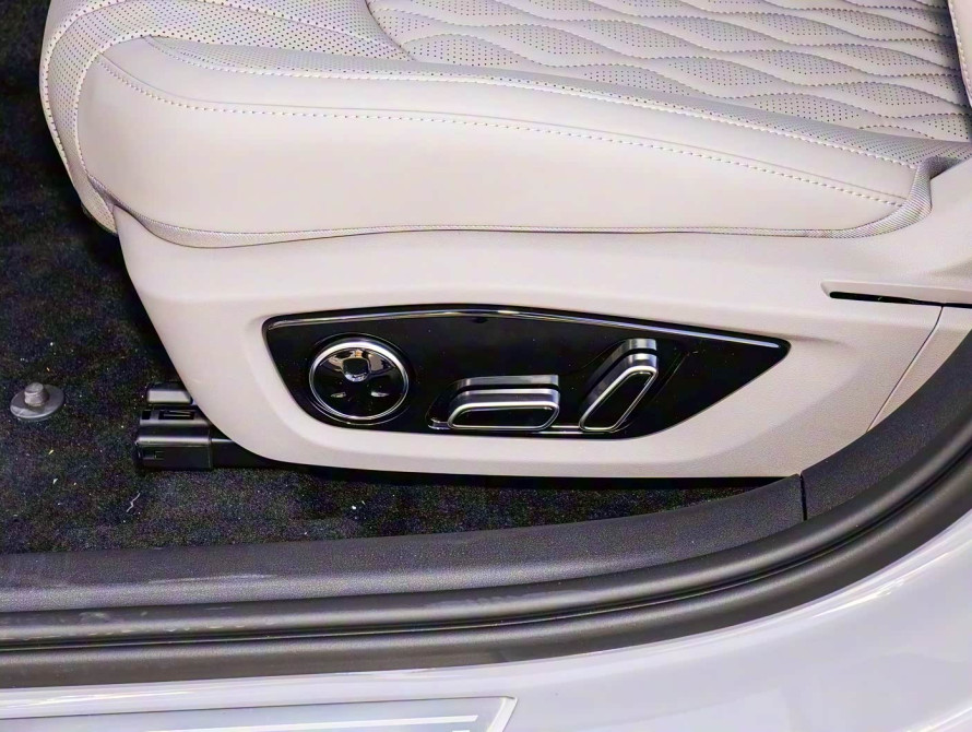 BYD Han DM-i 125KM Pre-Mid 2025 - 14 BYD Han DM-i 125KM Pre-Mid 2025 - 14 | kz.bex-auto.com