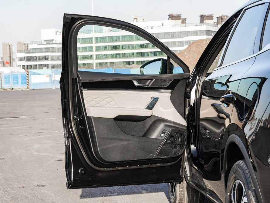 BYD Tang DM-i Top 2025 - 8 BYD Tang DM-i Top 2025 - 8 | kz.bex-auto.com